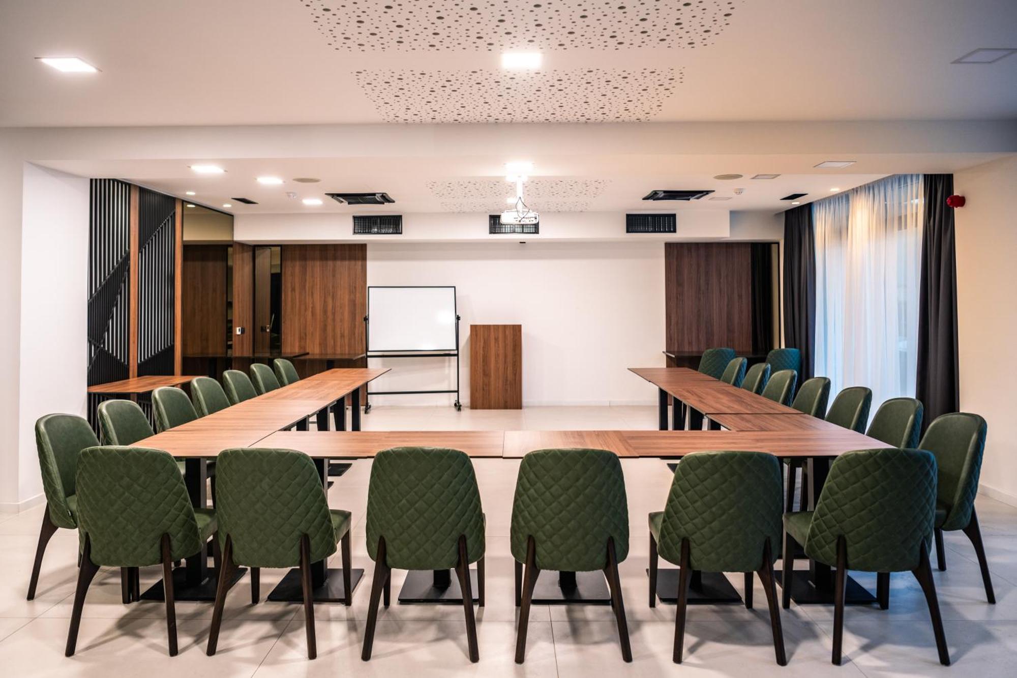 Hotel Adriale Kresevo Экстерьер фото